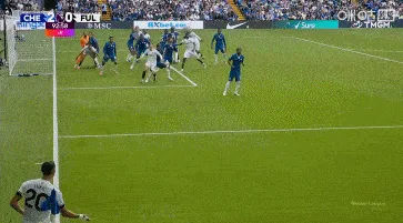 皇冠体育-头号功臣！佩德罗门线极限封堵解围