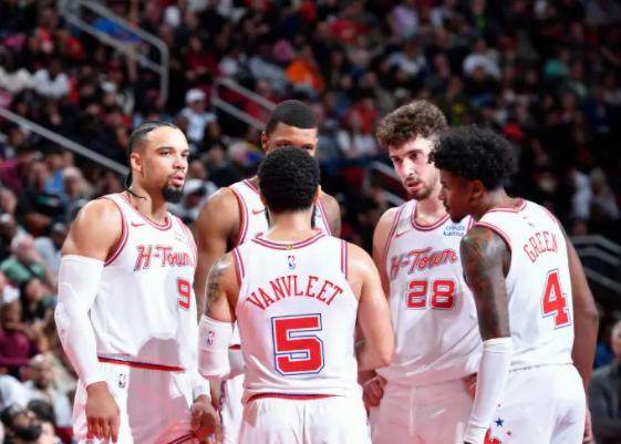 Crowns Sports-双杀掘金！火箭青春风暴劲吹：申京大战约基奇真猛