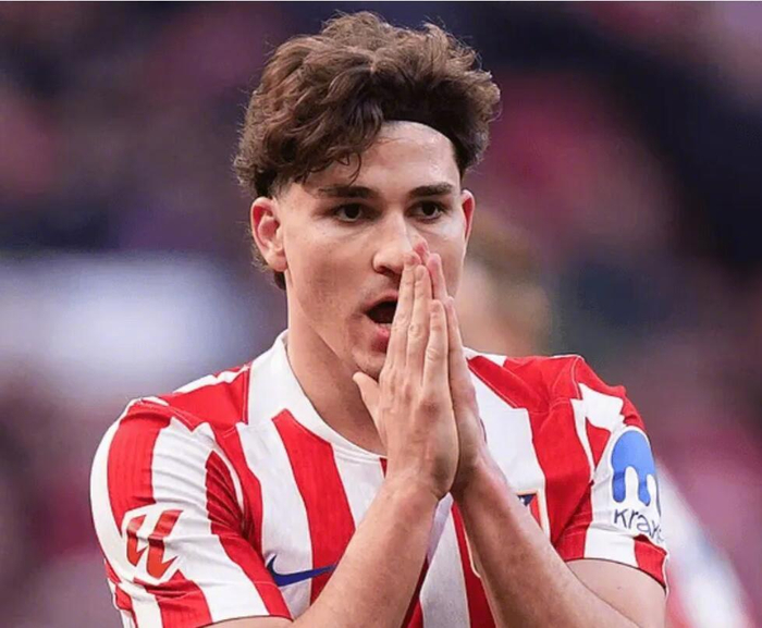 皇冠体育-切尔西召回前锋福法纳拟出售，巴黎等队关注马竞阿尔瓦雷斯|每日邮报|英格兰|卡拉古鲁克|马德里竞技|None_新浪体育_新浪新闻